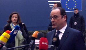 Hollande reste très prudent sur l'accord de Minsk