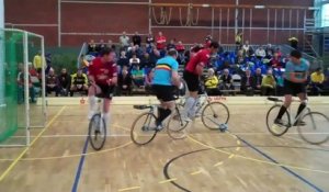 Coupe du monde de football à vélo.. RadBall!