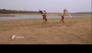Les guerriers volants - Faut Pas Rêver au Kerala,Inde (extrait)