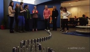 Faire du domino avec 10.000 Iphones 5