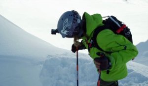 Il défie la mort en ski ! Il descend une falaise impossible !