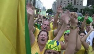 Brésil: 1,5 millions de personnes manifestent contre le parti de Dilma Rousseff