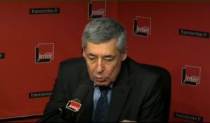 Henri Guaino : Un ami, Buisson ? "Non pas du tout"