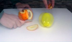 Saviez-vous que les ballons éclataient au contact du jus d'une orange ? A voir ici !
