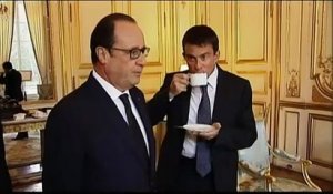 Entre Hollande et Valls, des "textos de nuit pour nous dire au revoir et à demain"