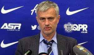 Chelsea - Mourinho ignore l'incident du jet d'objets