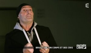 Bruce Lee, un corps et des cris