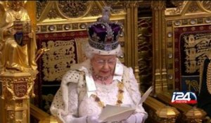 Queen sets in motion Britain's in-out EU referendum