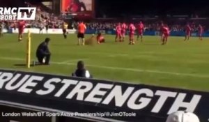 Un joueur de rugby se fait expulser pour un plaquage sur un supporter qui envahit le stade