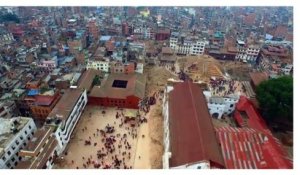 Katmandou survolée par un drone