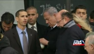 Netanyahou se recueille devant le supermarché casher attaqué à Porte de Vincennes