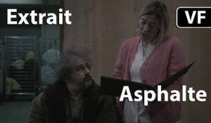 Asphalte - Extrait "Comment il s'appelle déjà" [VF|HD] (Isabelle Huppert, Gustave Kervern, Valeria Bruni Tedeschi) [CANNES 2015]