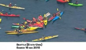 Des centaines de kayaks manifestent contre une plateforme pétrolière aux Etats-Unis