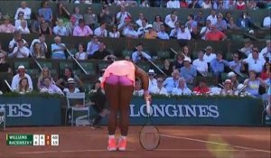 Roland-Garros : Serena Williams va en finale en battant la Suissesse Bacsinszky