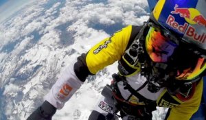 Un saut spectaculaire à 10 000m d'altitude au dessus du Mont Blanc