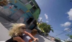 Deux touristes se prennent un scooter de face à Punta Cana