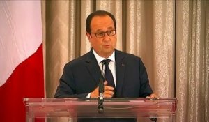 Hollande se dit prêt à accueillir un nouveau sommet contre Boko Haram à Paris