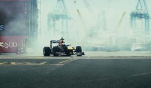 Carlos Sainz Jr. terrorise les docks de Lima en Red Bull RB7