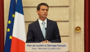 Crise des éleveurs : Valls refuse "la course effrénée aux prix bas"