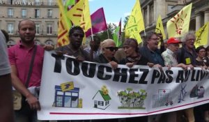 Paris: marche contre la baisse du taux du livret A