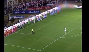 José Devecchi arrête un penalty sans les mains
