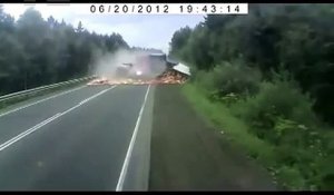 Un accident de camion impressionnant