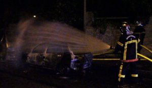 Des voitures incendiées rue François Rivière