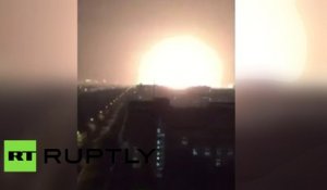 Chine :  l’explosion de l’entrepôt chimique illumine le ciel de Tianjin