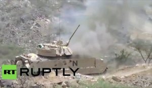 Des rebelles houthis détruisent des chars saoudiens à la frontière yéménite