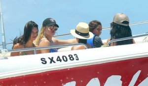 Les filles Kardashian/Jenner sur un bateau à St Bart