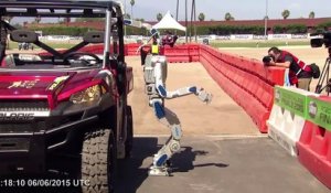 "Hubo", le robot capable de conduire, de descendre les escaliers et de bricoler