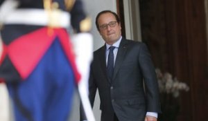 Hollande : en 2016, "il y aura des baisses d'impôts, quoi qu'il arrive"