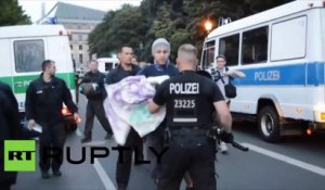 La police allemande affronte des manifestants anti-BAERGIDA à Berlin