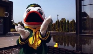 Parodie des vidéos de recrutement des sororités Ft. la mascotte de l'Oregon!
