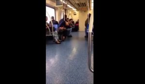 Une femme s'endort dans le métro et chute tête la première