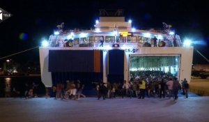 Grèce : 1.500 réfugiés débarquent au Pirée