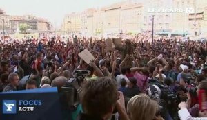 Budapest: les migrants manifestent devant la gare