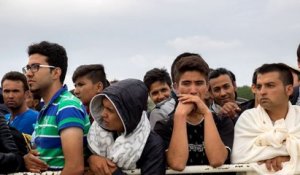 Sur la route des réfugiés entre la Hongrie et l’Allemagne : frontière austro-hongroise