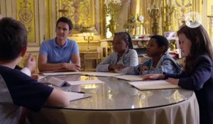 GULLI A L'ELYSEE - Des enfants rencontrent Hollande