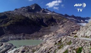 En Suisse, des couvertures pour empêcher la fonte d’un glacier