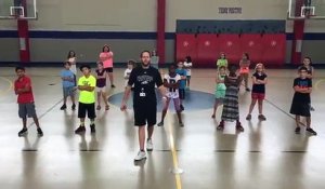 Ce professeur de sport fait bouger ses élèves avec la chanson "Watch Me (Whip/Nae Nae)