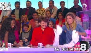 Le grand 8 - Caroline Ithurbide montre ses seins (ou presque) - Mardi 6 octobre 2015.mp4