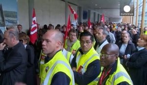 Air France : le DRH agressé par le personnel en colère