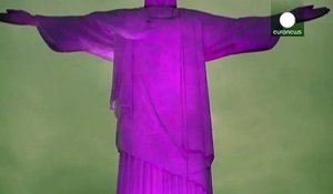 Brésil : le Christ Rédempteur voit rose