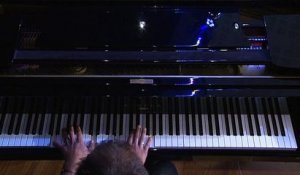 "Si seulement je pouvais lui manquer" reprise de Calogero avec Karim Medjebeur au piano