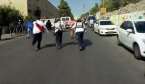 Israël: Couteau, arme à feu et voiture-bélier, l'escalade des violences continue