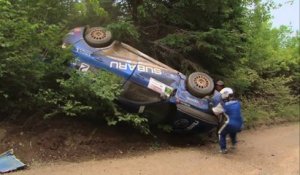 Crash violent en rallye : 2 tonneaux pour la Subaru