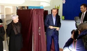 Turquie : le parti d'Erdogan remporte les législatives