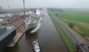 Mise à l'eau d'un navire gigantesque - M.V. GREENLAND