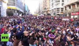 Madrid : quelques dizaines de milliers de manifestants contre le féminicide